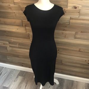 ❤️Velvet Torch Black Capped Sleeve Dress Size S ❤️